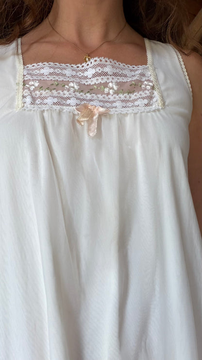 1960s Embroidered Ribbon Nightgown