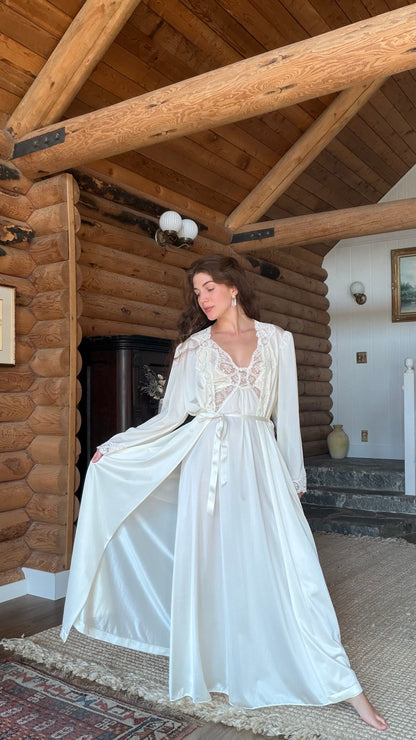 Rare Olga Butterfly Lace Ivory Peignoir Set