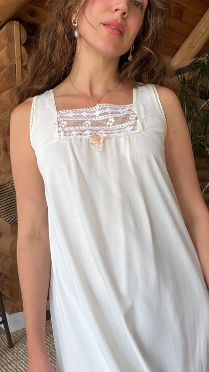 1960s Embroidered Ribbon Nightgown