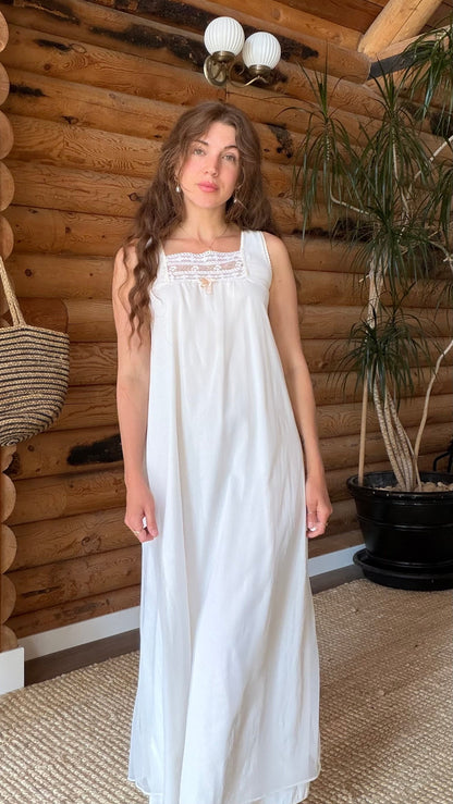 1960s Embroidered Ribbon Nightgown