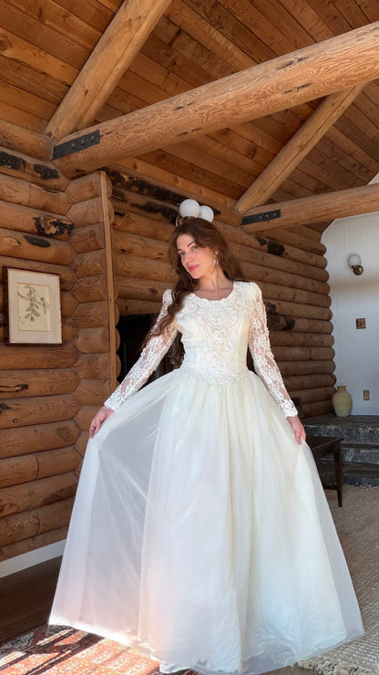 Jessica McClintock Heirloom Lace Wedding Gown