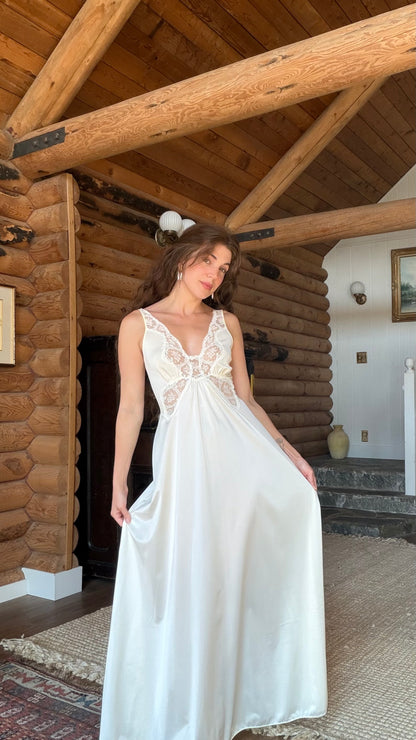 Rare Olga Butterfly Lace Ivory Peignoir Set