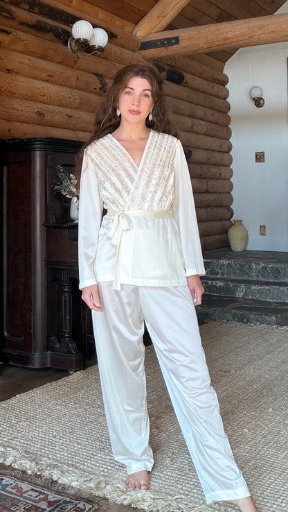 Ivory Lily of France Lounge Set