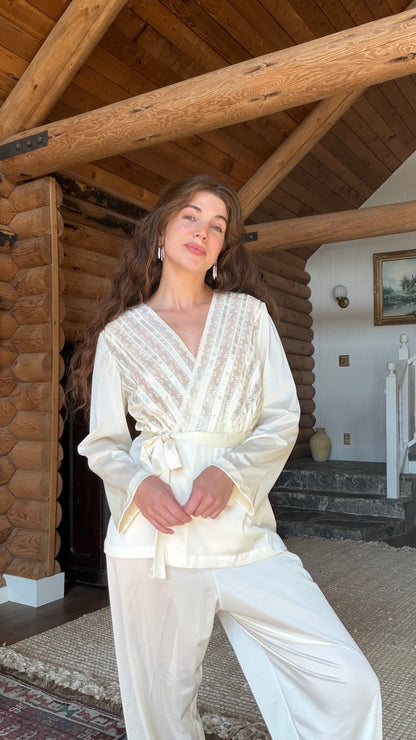 Ivory Lily of France Lounge Set