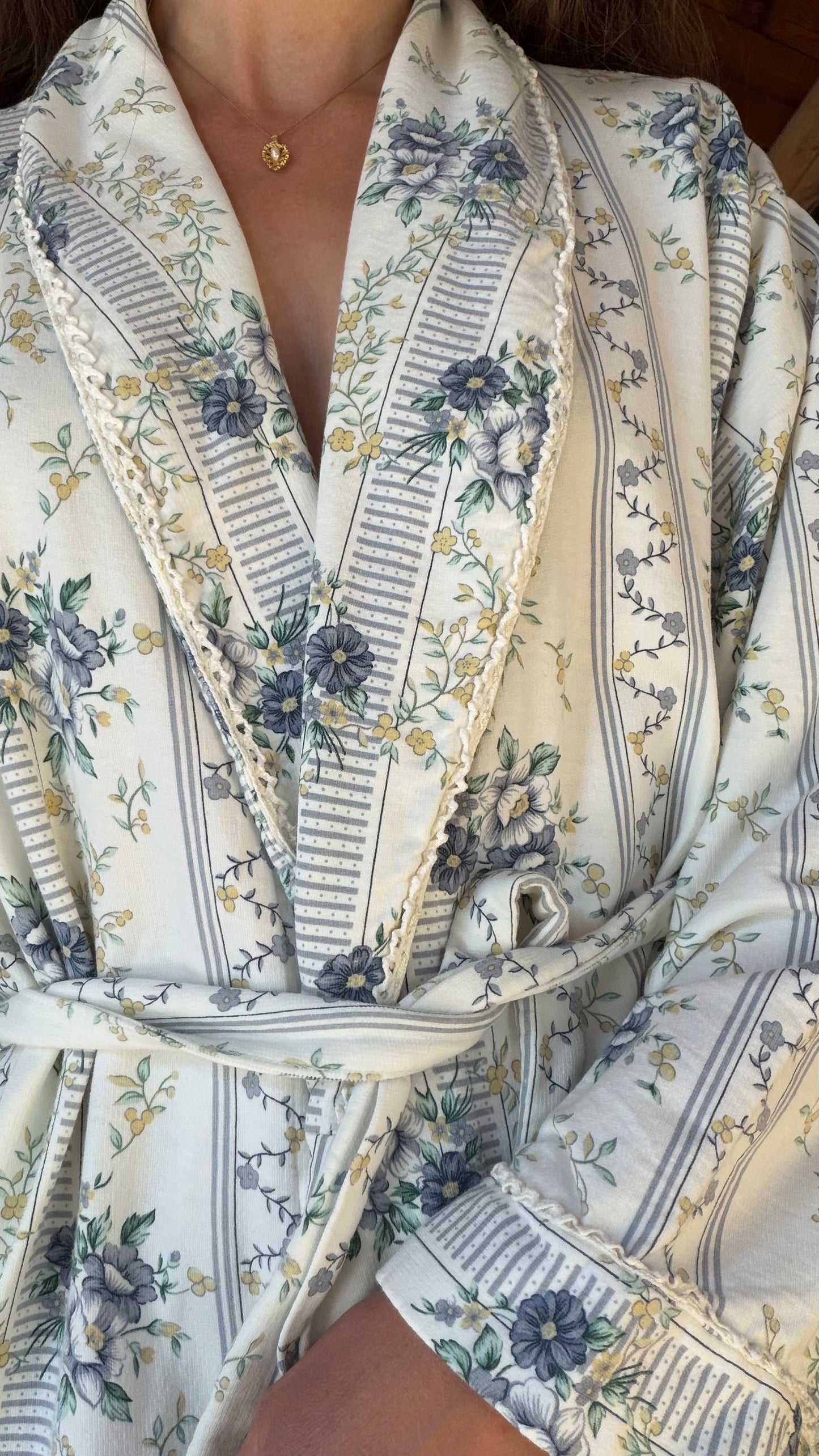 Butter Bluebell English Cottage House Robe
